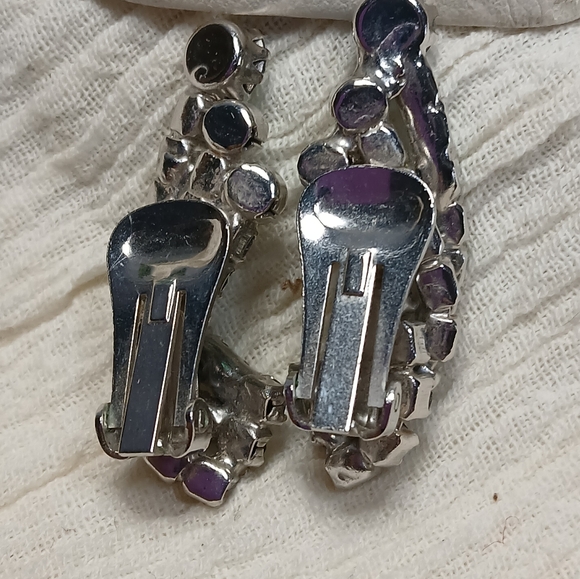 2 Pairs CLIP Earrings, Faux Black Pearl and Blue Aroura Borealis Rhinestones - Picture 3 of 6